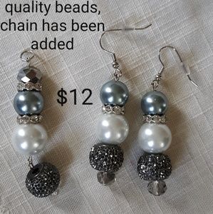 Necklace and earring set